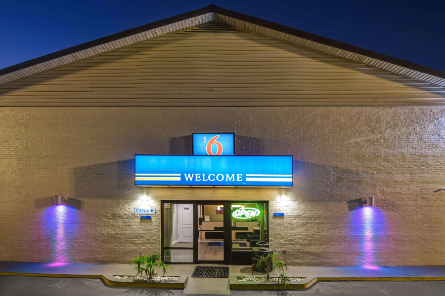 Motel 6 Dalton, GA