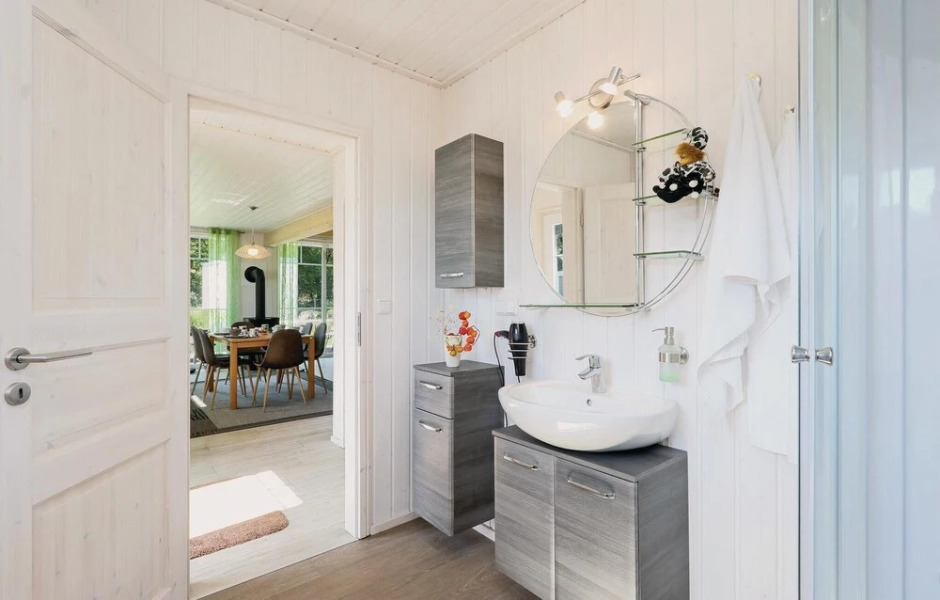 Awesome Home in Zerpenschleuse With 2 Bedrooms and Wifi