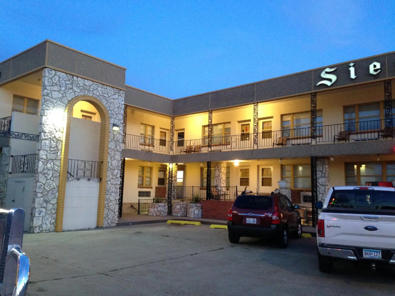 Siesta Motel