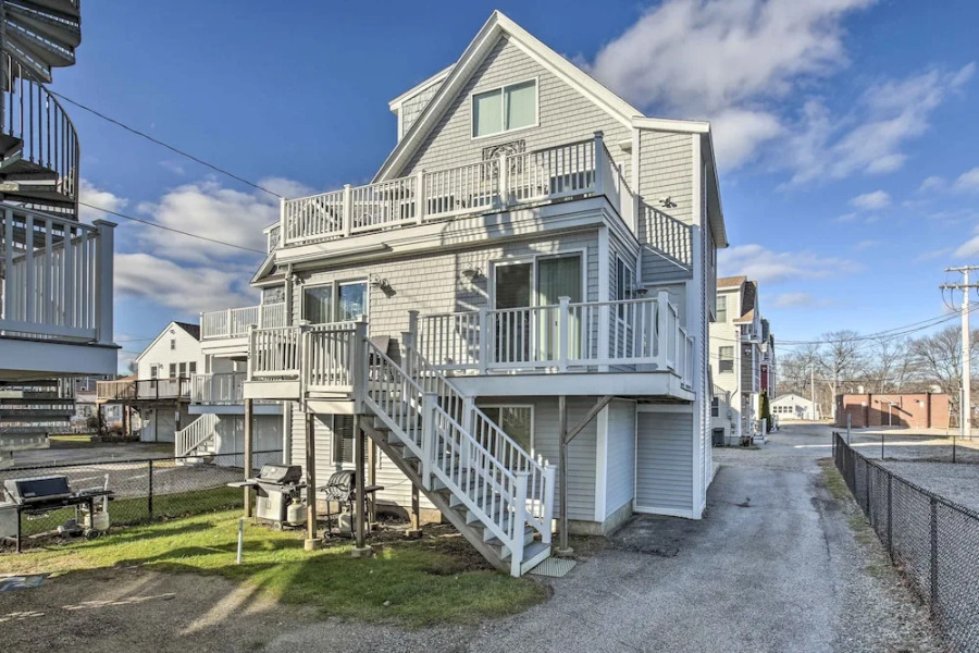 York Beachfront Condo - Steps to Long Sands!
