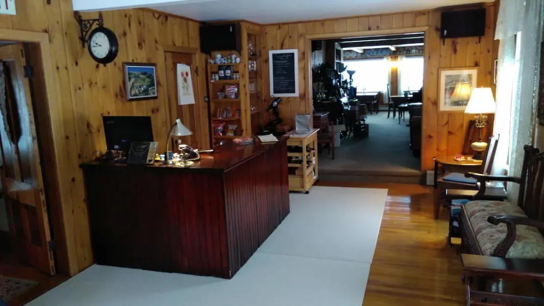 Amherst Shore Country Inn