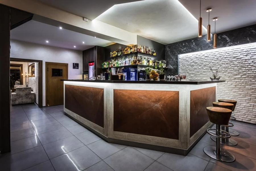 eL Cafe Bar & Restaurant