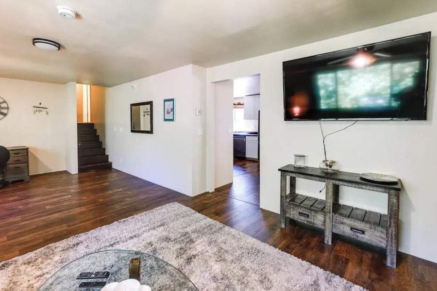 1 Mi to Downtown & River: Family Apt in Fairbanks