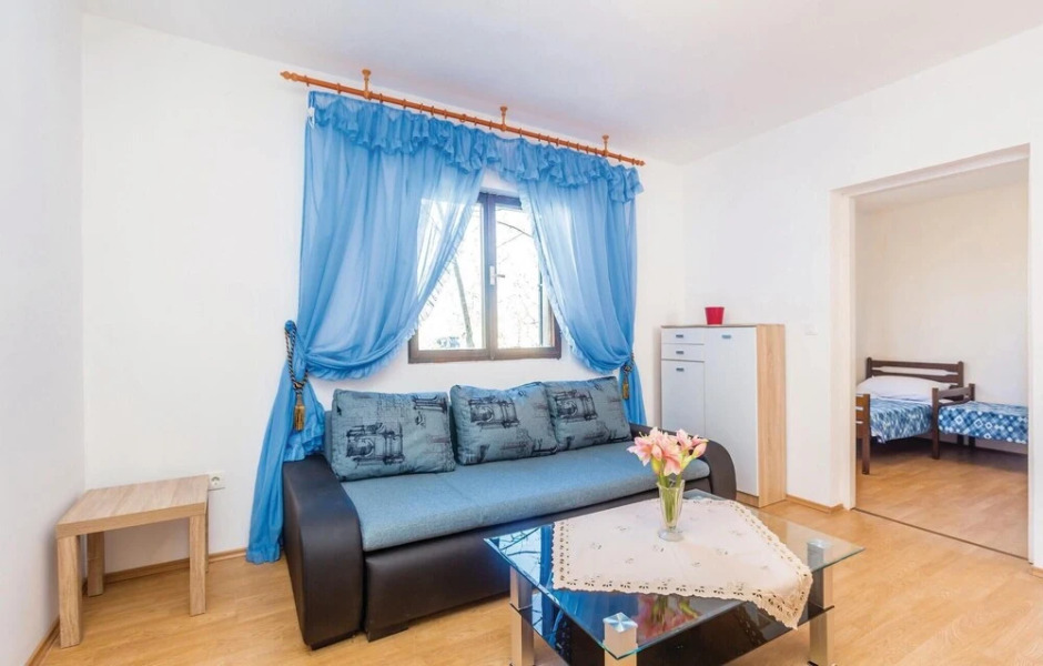 Awesome Home in Pinezici With Wifi and 2 Bedrooms