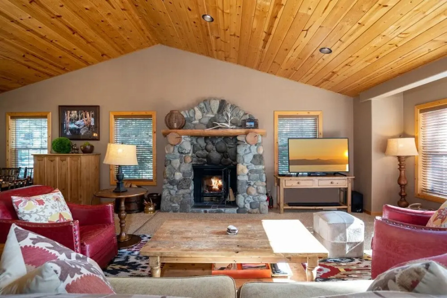 North Shore - Carnelian Charm