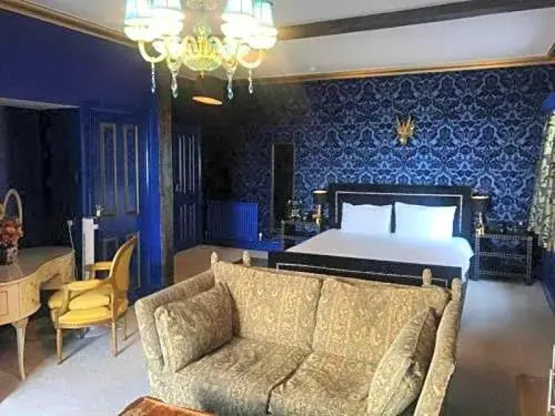 Emerald Healing Centre - Hotel & Retreat