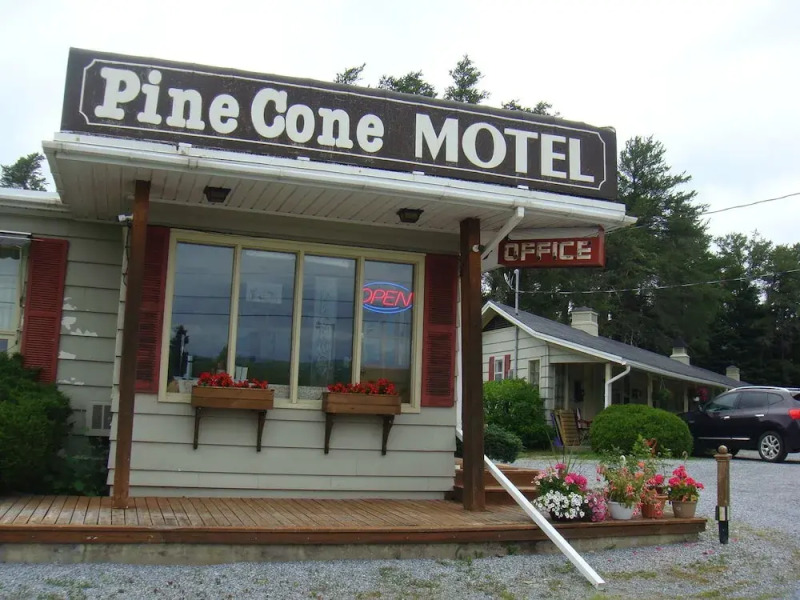 Pine cone Motel