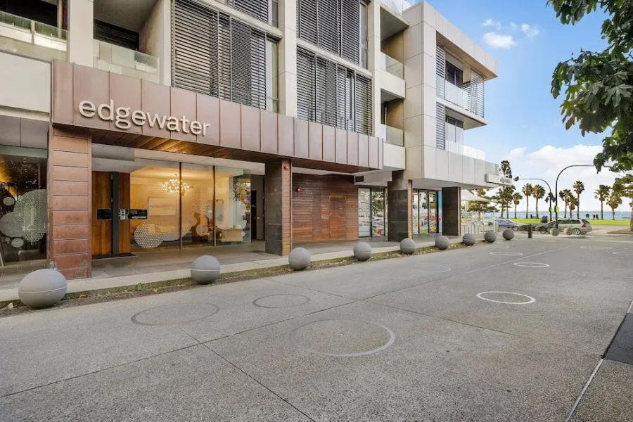 Edgewater 109