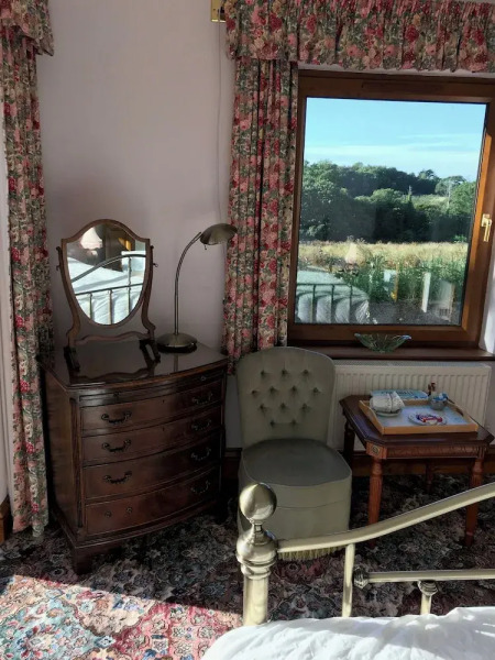 Room-orchard Manor - King Room 5 With Pa