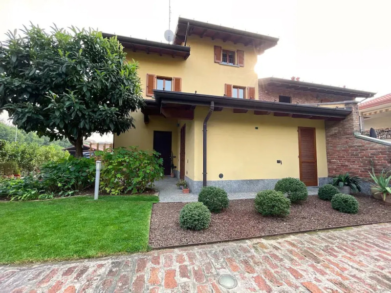 Modern Apartment, Private Garden, 25km From Milan