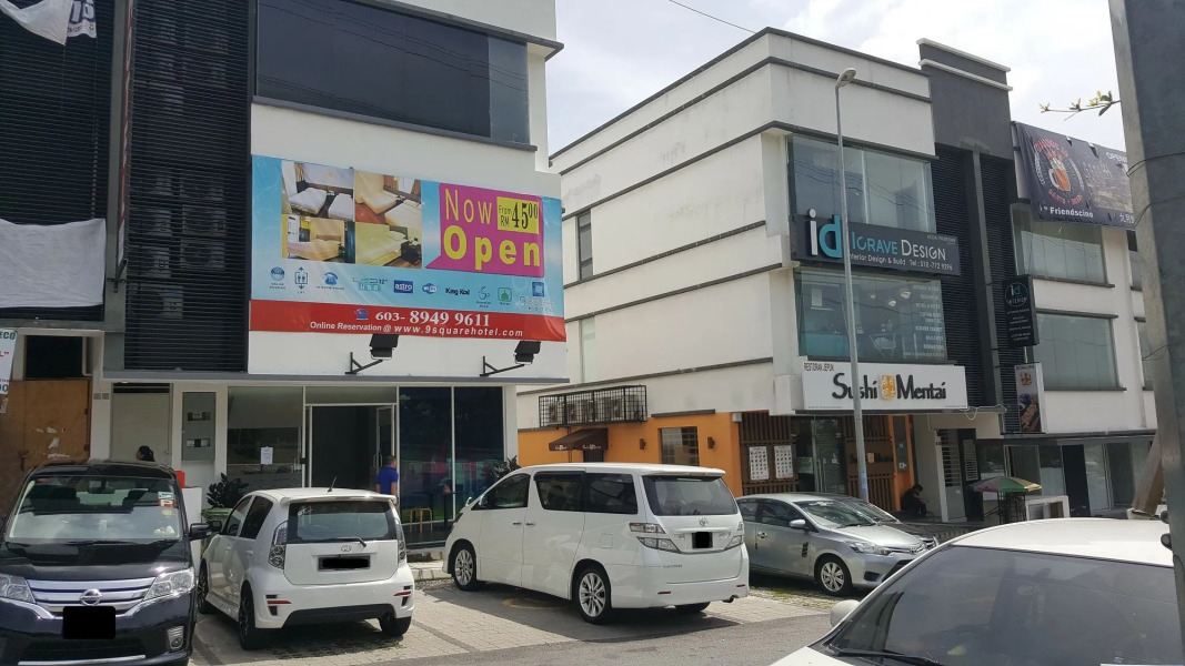 9 Square Hotel - Sri Kembangan
