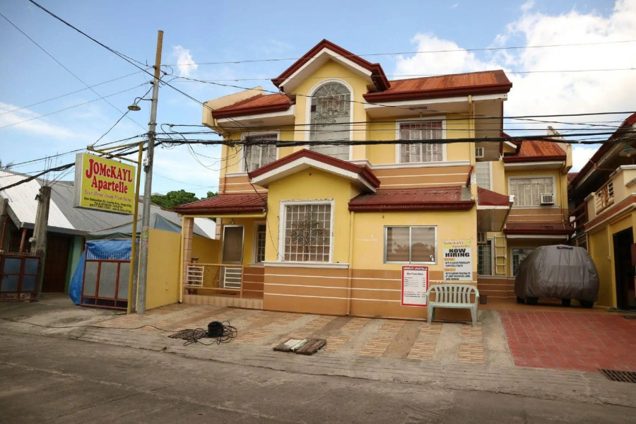 OYO 1048 Jomckayl Apartelle