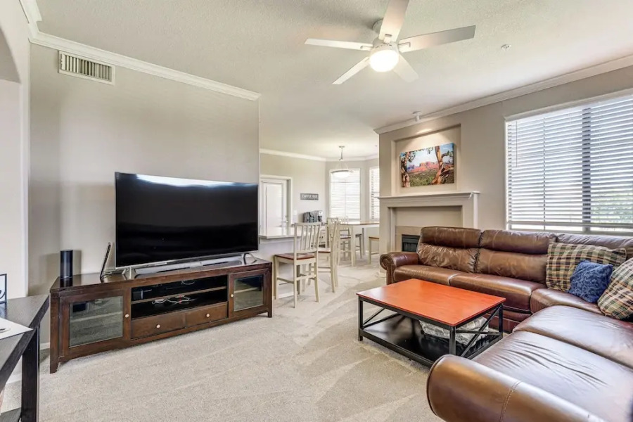 Near Spring Training: Mesa Condo w/ Pool Access!