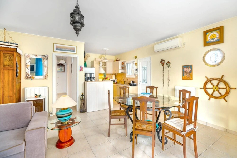 Holiday home poseidonnos and evripidou