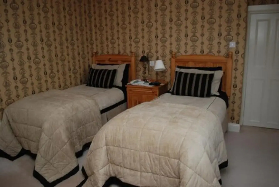 Shores Country House Bed & Breakfast