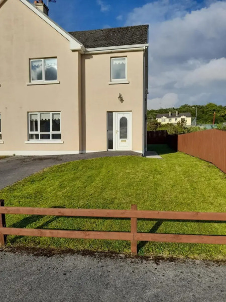 No 9 the Willows, Ballinamore, Entire Home