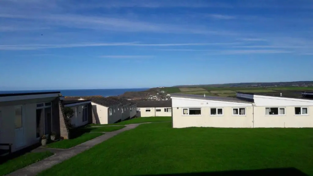 Chalet 18 Widemouth Bay Holiday Village