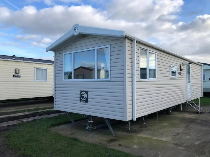 Lovely 2-bed Static Caravan in Rhyl