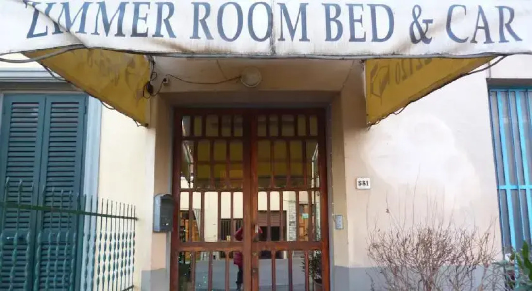 Viottolone Bed and Car