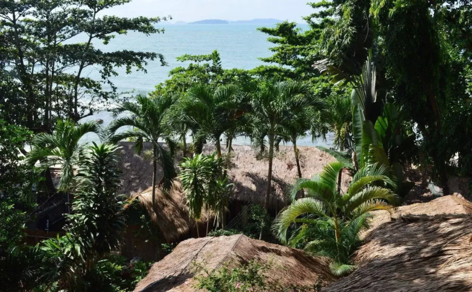 Laluna Bungalows & Restaurant