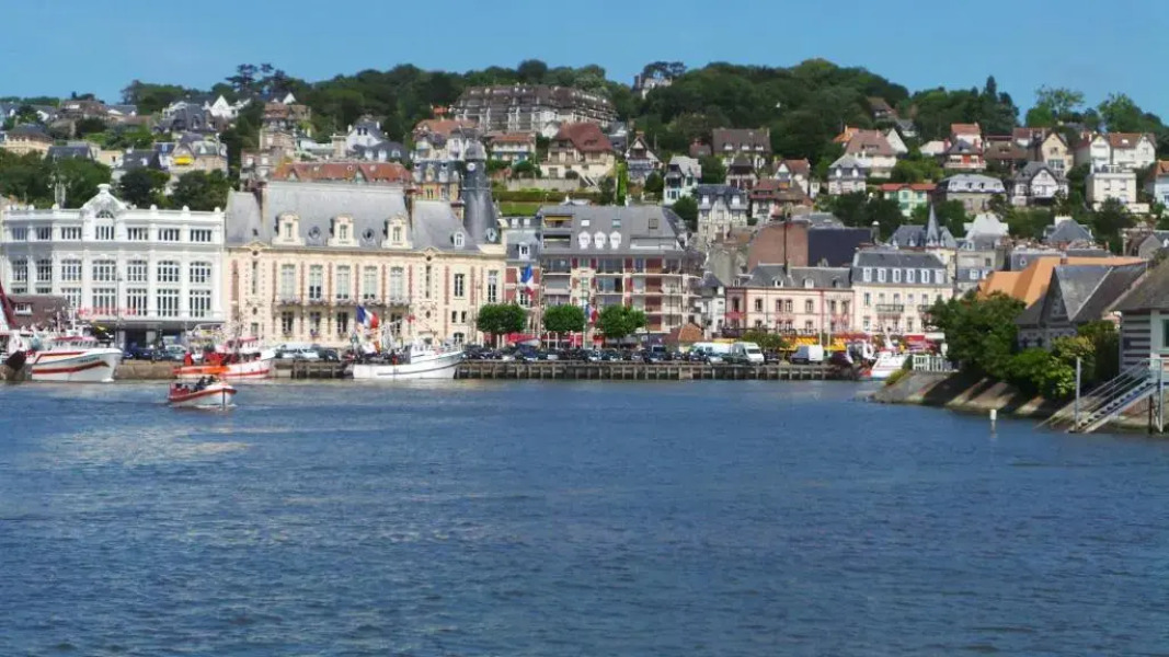 L'IDEAL 6 ( casino a 50m, plage a 150m)