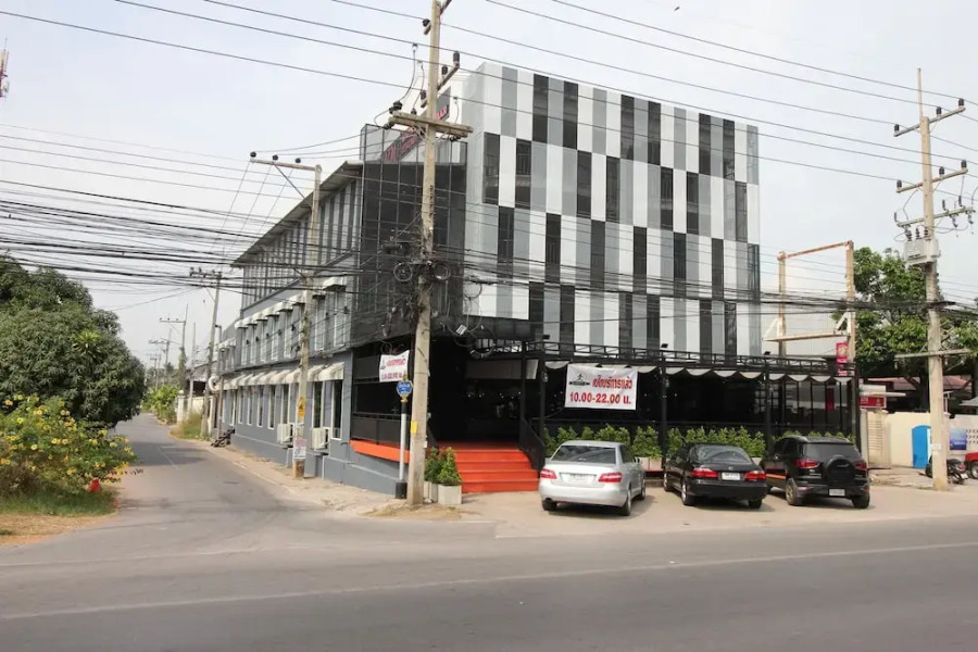 Oyo 664 Nara Hotel Restaurant And Bar