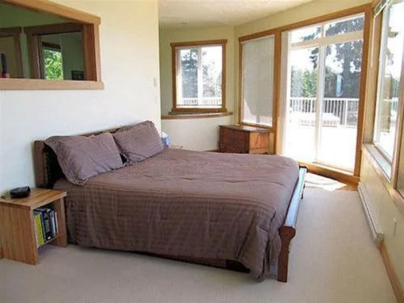 Seaview Cottage by BC Island Vacation Homes