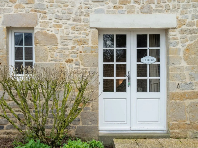 Cosy Holiday Home in Mandeville en Bassin With Garden