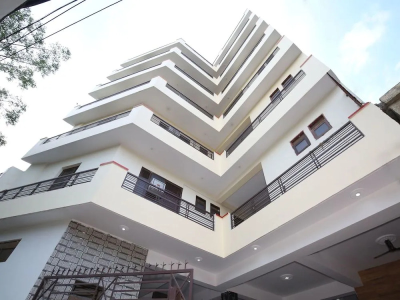 OYO 14823 Skyheights