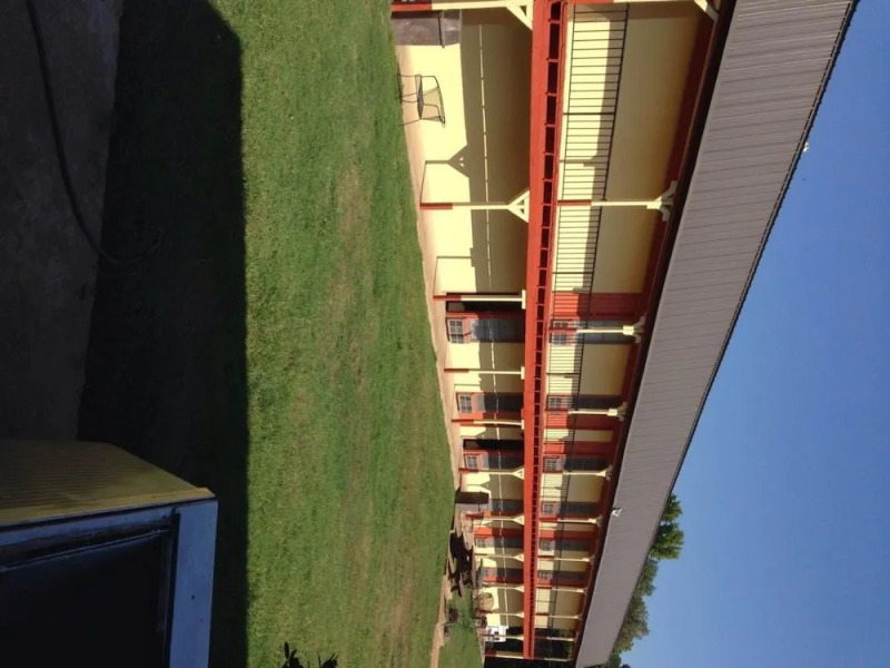 Sportsman Inn and Suites