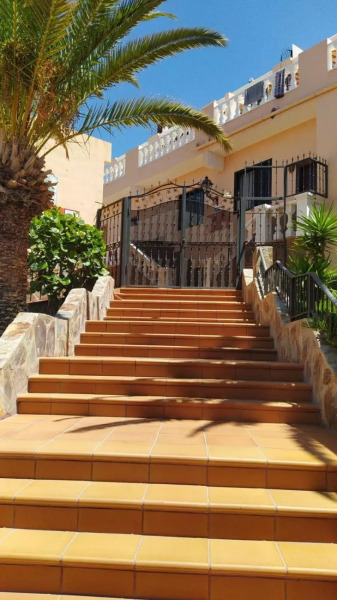 Paradise Court Aparthotel