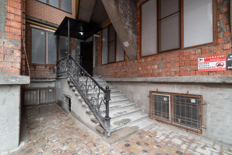 Bon voyage на улице Даниялова