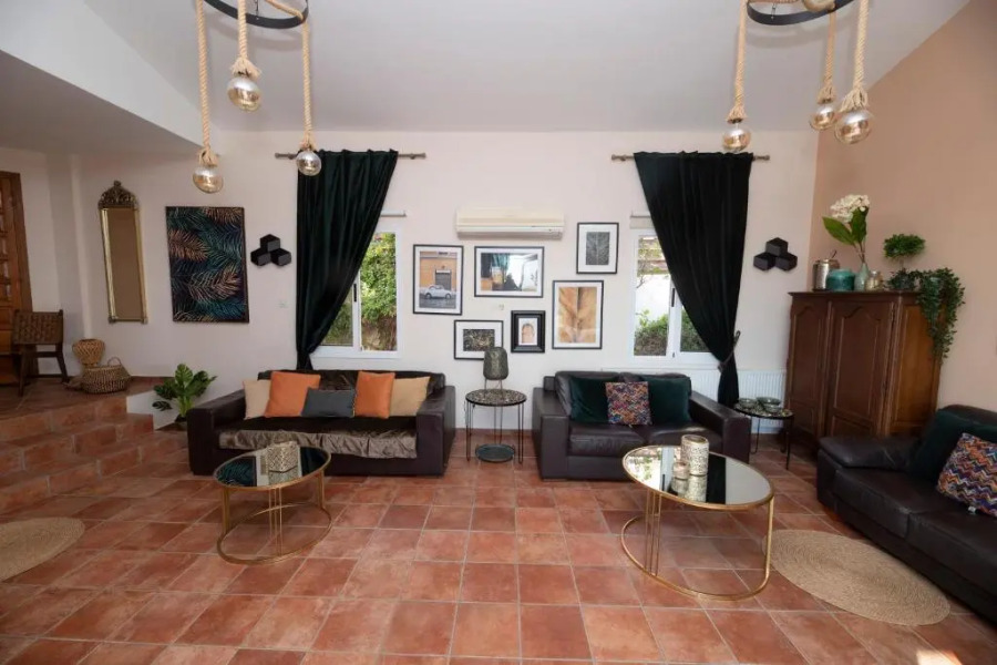 5 bed Villa in Tala, Pool & Panoramic Sea view