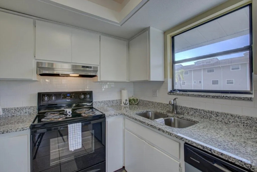 The Anna Maria Island Beach Castaway 1