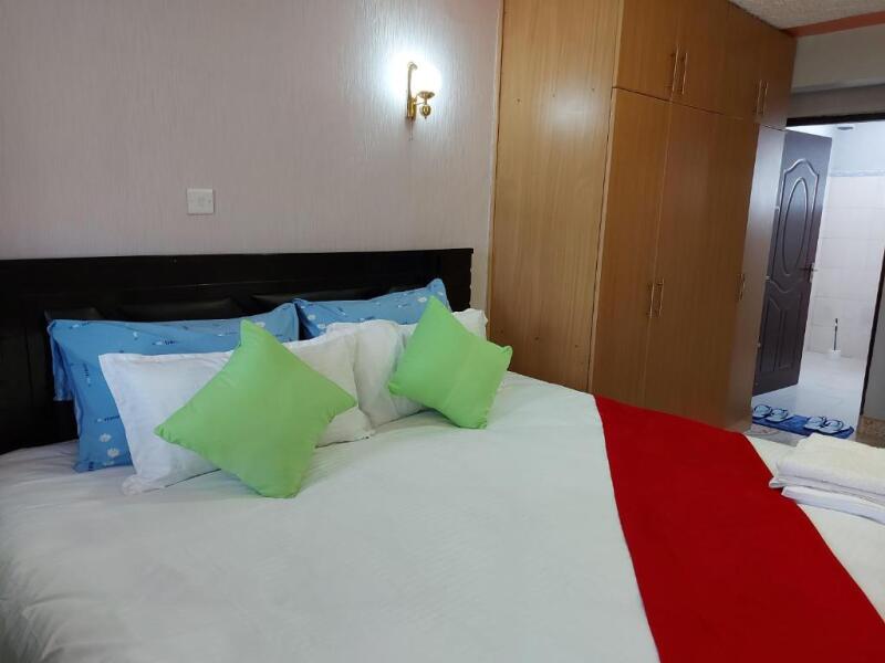 Davina Three Bedroom Cozy Apartments