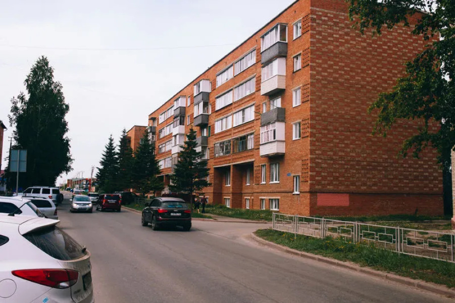 Viburnum on str. Leningradskaya, bld. 37