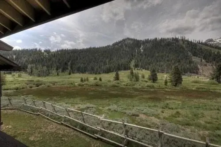 Squaw Valley Meadows Condo