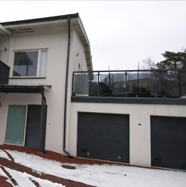 Solakalliontie Row House