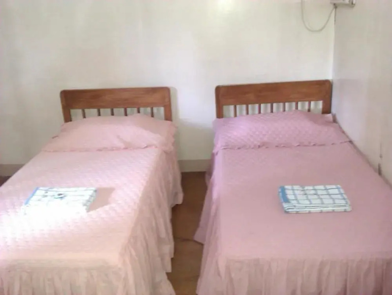 Hilltop Cottages & Resort