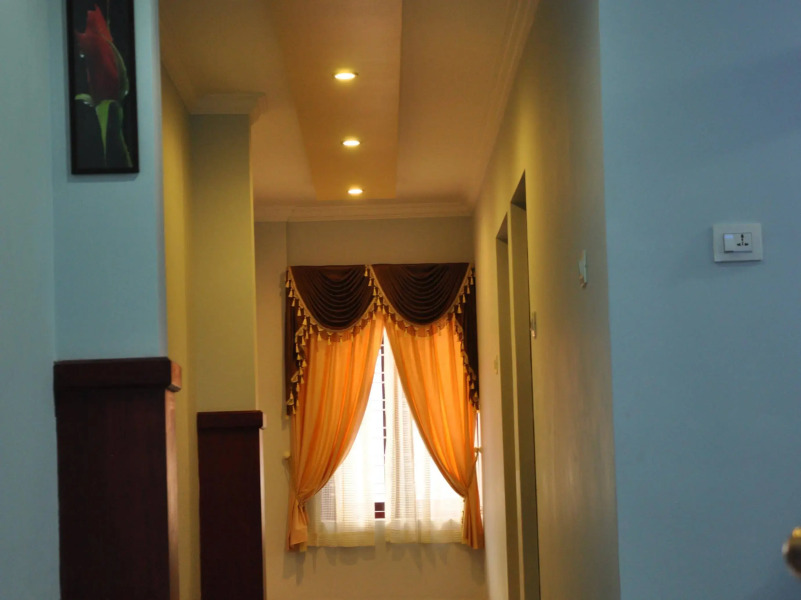 Hill Blooms Residency