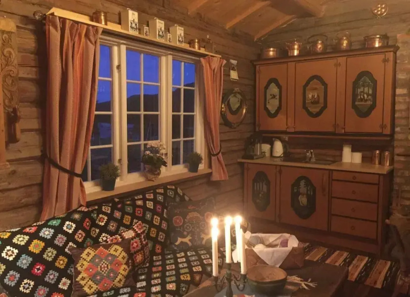 The Reverse Escape Room Cabin