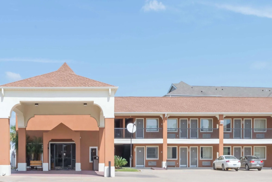 Days Inn by Wyndham Sulphur LA