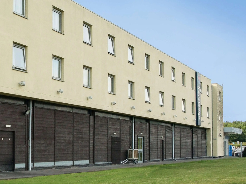 Travelodge Nottingham EM Airport Donington Park M1