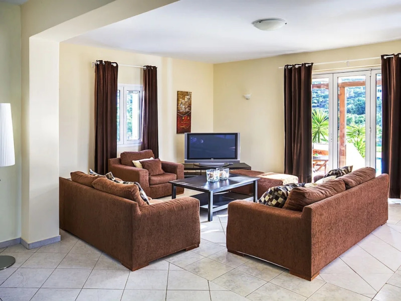 Spacious Villa with Private Pool & Outside Bar near Sea in Sisi