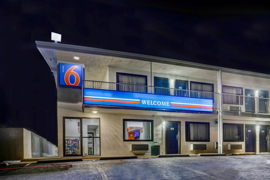 Motel 6 Denton, TX - UNT