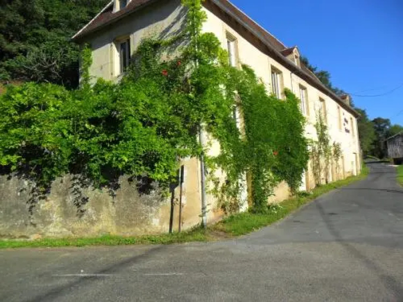 Le Village Des Glycines