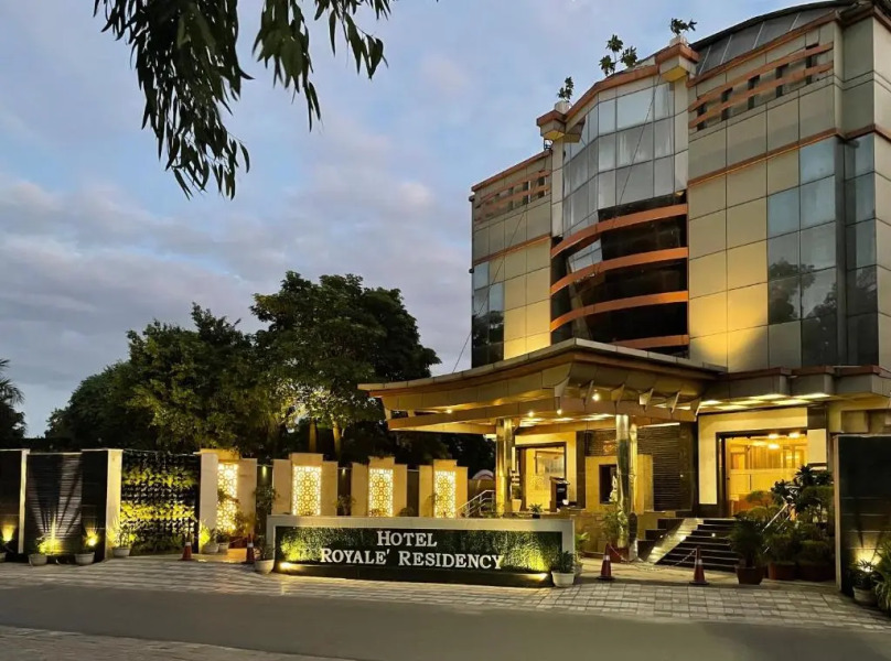 Royale Sarovar Portico Agra