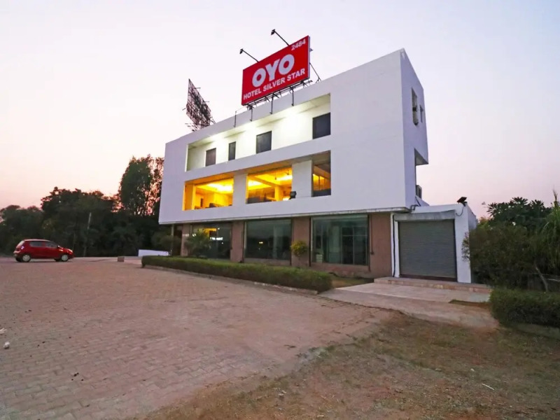 OYO 2484 Hotel Silver Star