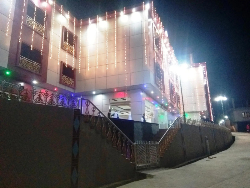 Pops Hotel & Restaurant