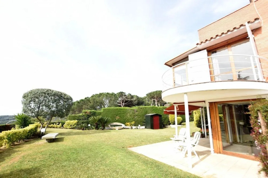 HomeHolidaysRentals Palmeras House - Costa Barcelona